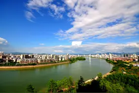 江西省第一大市，面积3.93万平方千米，常住人口近900万人图片