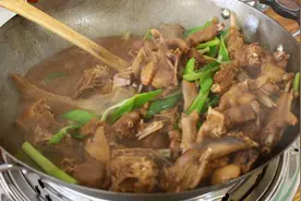 大厨教你正宗顺德“醉鹅”家常做法，鹅肉酒香浓郁，鹅肉嫩滑甘香图片