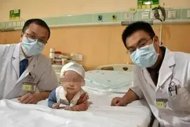 8月大宝宝坠床4小时后，颅内出血：孩子坠床后千万不能这么做图片