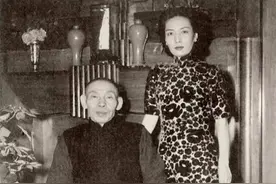 杜月笙痴爱孟小冬30年，62岁与她结婚，临死前遗言让她泪崩图片