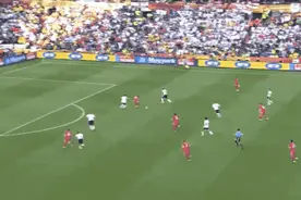 不懂物理的裁判造成世界杯经典冤案，物理学家发现了球的奇特运动图片