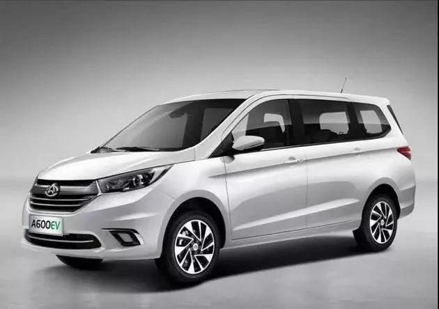 长安欧尚A600 EV 6座版上市，售价14.98万元