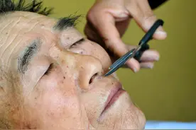 鼻毛为啥会“窜”出来？不少人蒙在鼓里，原因请在自己身上找图片