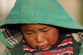 还记得《变形计》四爷？爱流鼻涕的他，近照曝光后：差点认不出图片