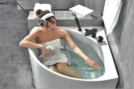 浴缸泡澡到底好不好？浴缸泡澡都有哪些好处与坏处？图片
