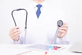 出现这3个症状，暗示脑血管快堵了！教你几招，净血管防脑梗视频封面
