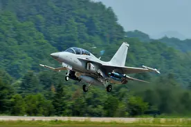 颜值不错的韩国空军FA-50超音速多用途轻型战斗机/攻击机图片
