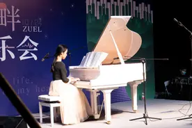 王若妍: 越努力越幸运的“宝藏女孩”图片