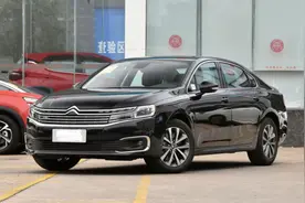 雪铁龙战将C6，211马力+四缸，长度近5米，油耗6.3L图片