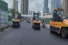 成都市民超带感川味投诉：我的天爷啊，理工大学那个路面哦大大小小密密麻麻好多个坑…图片