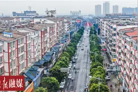 奇怪了！洛阳老城北大街大夏天换了“冬装”图片