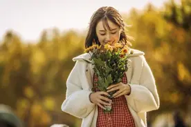 异性相处，有了这样的“默许”，早晚会在一起图片