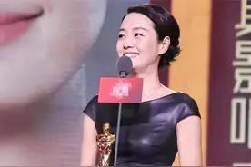 马伊琍瘦了就任性，这么紧身的皮裙也敢穿，“挤”太满看着不太美图片