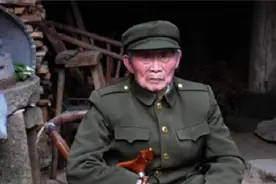 95岁老兵离家73年，回家寻亲时，祖宅和祖坟都已消失，4年后去世图片