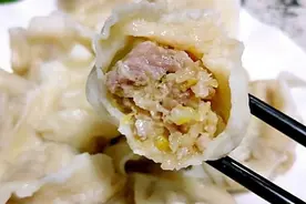 酸菜饺子怎么做才好吃，酒店老厨师长告诉你，四个步骤，轻松制作图片