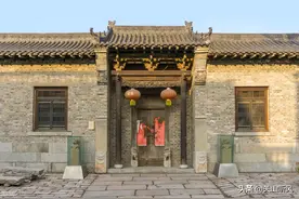 农村俗语“围墙大门忌高低”，下一句怎么说，高低具体指什么？图片