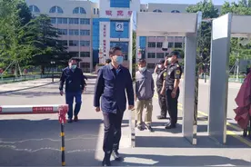 泰安技师学院：党委书记袁久亮 深入校园检查指导学院疫情防控及开学准备工作图片