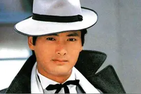 1978年，为了拍戏生吞鸡蛋，跳粪池的发哥，如今却“无人问津”？图片