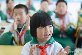 小学三年级作为分水岭，跟不上一定要上补习班吗？教材才是根本图片