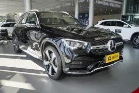 奔驰GLC方向盘脱皮、座椅脱皮，可能是这些原因导致的，车主需知图片