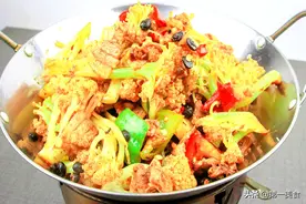 干锅花菜好吃的诀窍“一点就透”不用太多调料，大火一翻爽脆入味图片