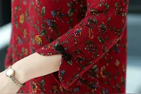 国庆节送妈妈这款“花姑娘”洋气内搭毛衣，出门逛街属你最美图片