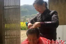衡阳县“好儿媳”蒋凤姣：16年如一日照顾瘫痪婆婆图片