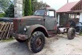 一辆被遗弃多年的苏制ГАЗ 63卡车 它还能启动吗？图片