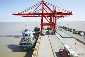 江苏盐城：大丰港集装箱码头图片