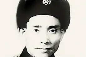 洪水：唯一双国籍的开国少将，林彪刘志丹的黄埔四期同学，跨国婚姻惊动了胡志明图片