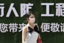 H型身材的姑娘，建议多穿弹力牛仔裤，不费力就能打造窈窕身姿图片