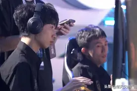 武科大学子在《英雄联盟》云顶之弈中夺冠图片