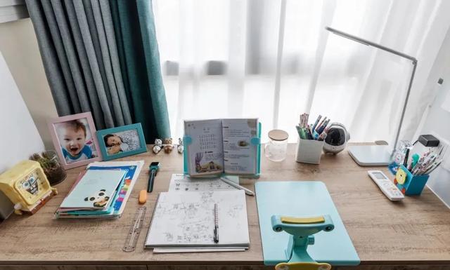 以舒适感为主旋律的88㎡小家，优化布局，两室变三室，好看又好住