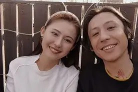 热依扎：有哥哥，我的人生省了多少劲儿啊图片