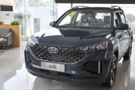 奇骏没想到，2021现代ix35先到店，落地12万，外观升级图片