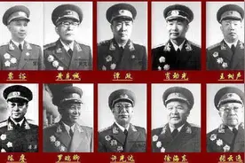 唯一同时有2位老婆的开国大将张云逸，资历曾高9位元帅图片