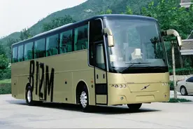 曾经的高速客运旗舰 售价超200万的西沃B12M豪华客车图片