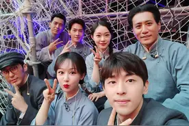 很自豪！刘烨晒出《破晓》演员合影，杨紫、邓伦、李现同框图片