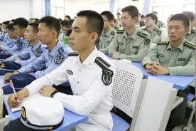 想让孩子上军校吗？400多分就能读的军校，学生可以参考图片