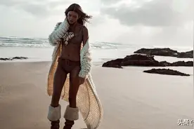 阿根廷超模索菲亚·雷纳尔，《红秀》拜伦湾时尚摄影图片