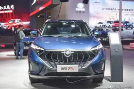 这车真是个性，长超4米8,67座布局，1.6T+6AT，海马想靠它翻盘图片
