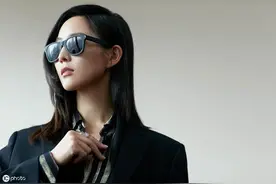张钧甯很幸运先天就拥有“美人沟”，据说只有3％的人才拥有图片