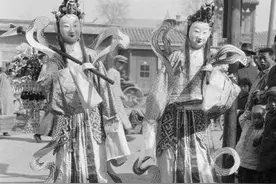 民国时期老北京大户人家的葬礼，有房有车有丫鬟图片