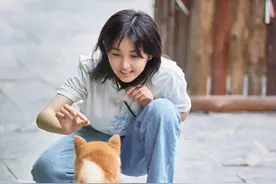 高考毕业季穿搭宝典，张子枫教你轻松get假期旅行图片