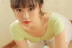 写真｜下课后在舞蹈室练舞的美少女图片