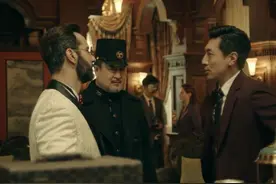 《前行者》刺杀鹿有祥的小细节，很多人没发现，错过就看不懂剧情图片