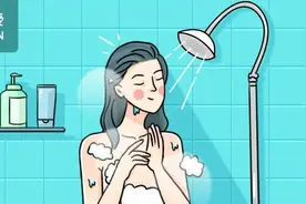 区区一个花洒也能引发皮肤问题？3个洗澡谣言，你相信了几个？图片