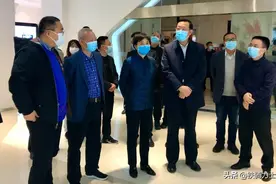 四川省政协副主席祝春秀调研铁骑力士图片