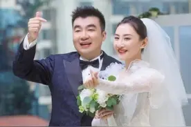 何雯娜梁超办婚礼，二人曾因出阁酒闹不和，以男方道歉告终图片