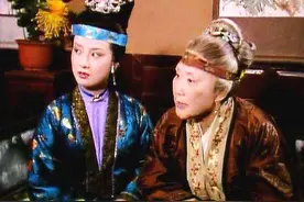 赵姨娘为何宁愿倾家荡产，也要报复王熙凤？平儿一语道出其中玄机图片